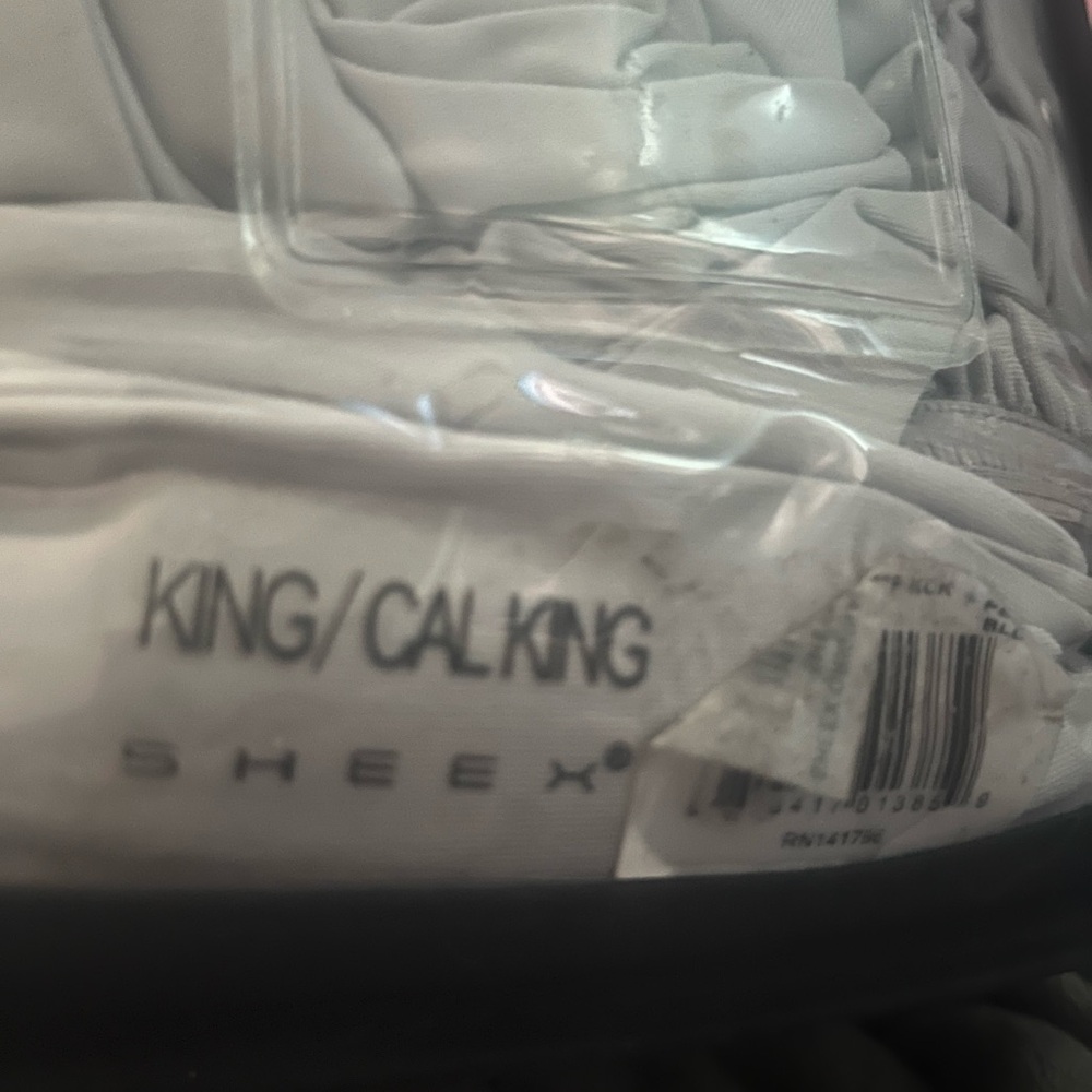 Brand never used! SHEEX 
CALIFORNIA/KING